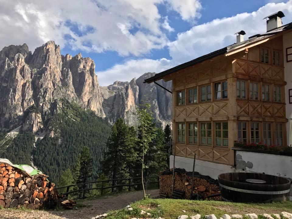 Hôtel Rifugio Negritella à Pozza di Fassa Extérieur photo